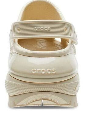 Crocs Classic Mega Crush Clog - Bone